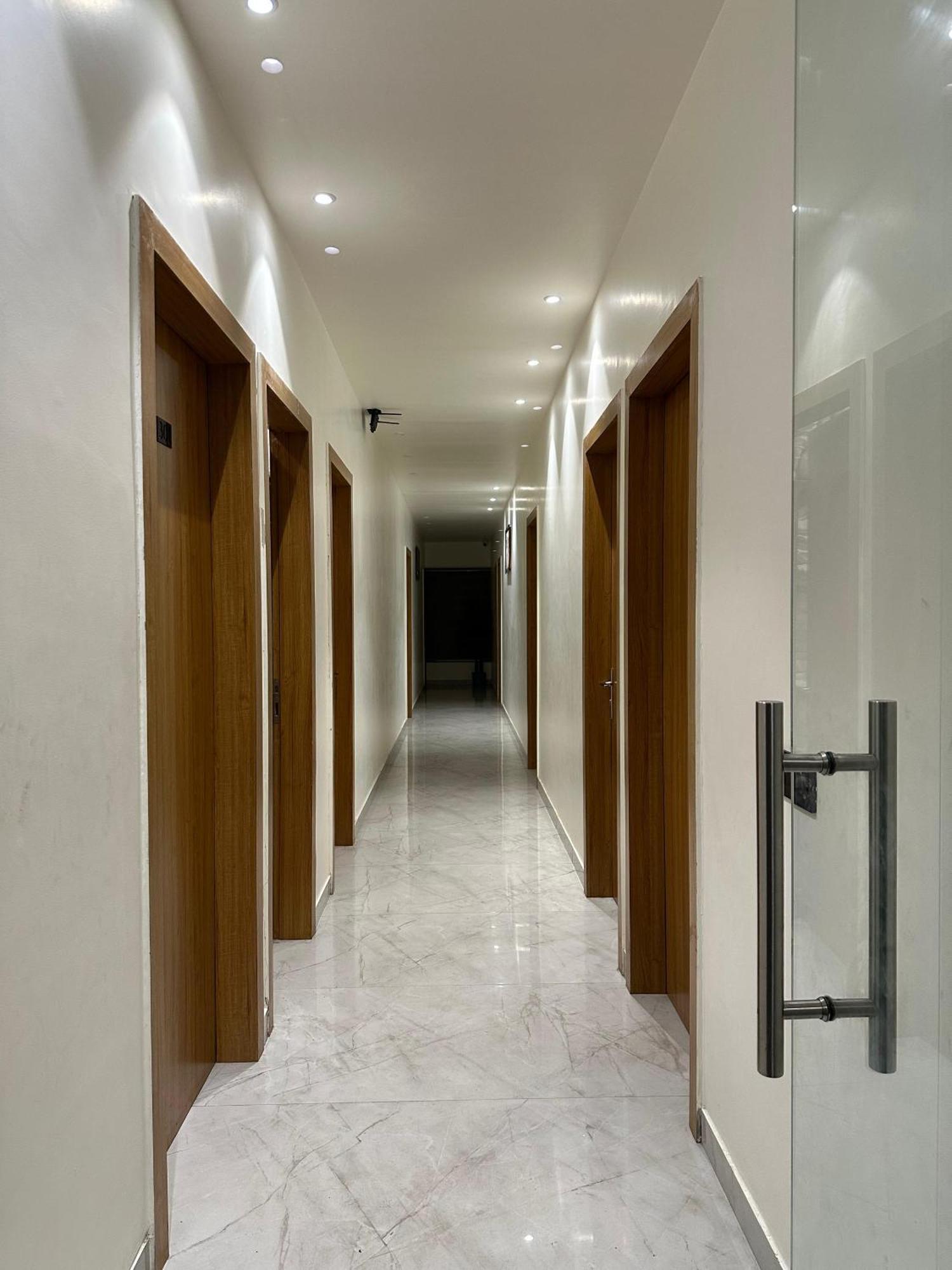 Hotel Sky Way Inn Hisār エクステリア 写真
