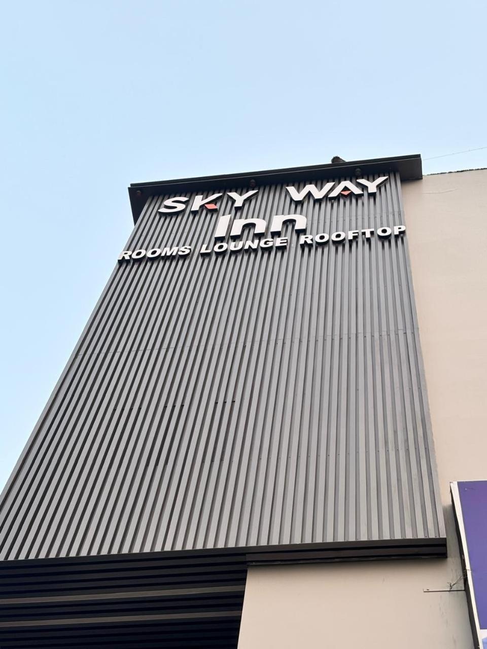 Hotel Sky Way Inn Hisār エクステリア 写真